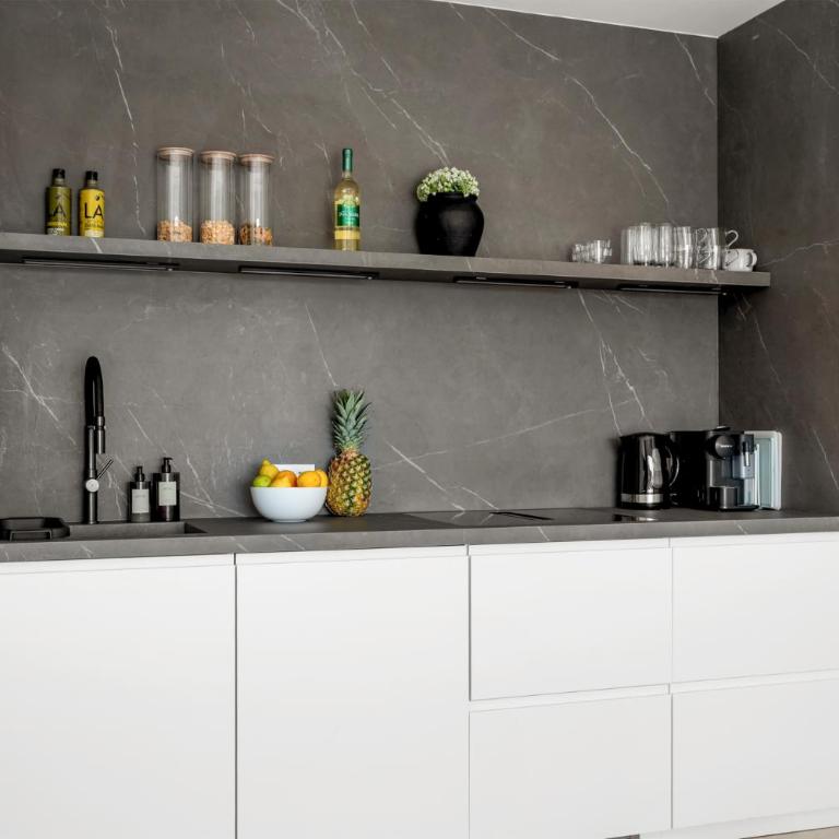 Luxurious Penthouse - View, Roof Terrace, 3BR - 2BA - Apartamento de 3 dormitorios - 25