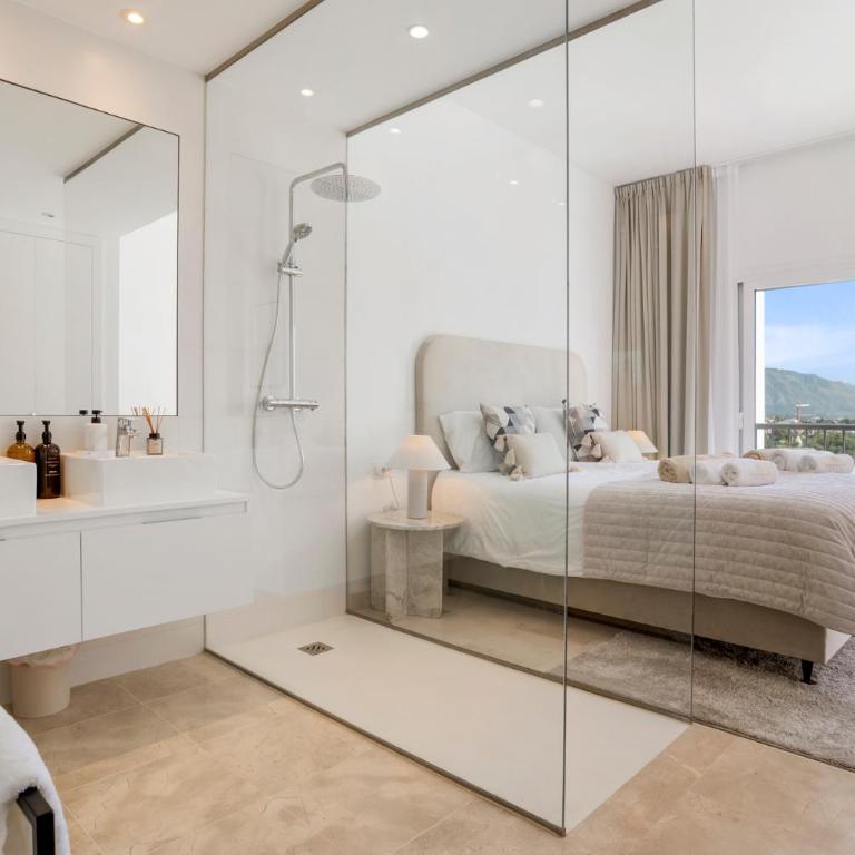Luxurious Penthouse - View, Roof Terrace, 3BR - 2BA - Apartamento de 3 dormitorios - 4