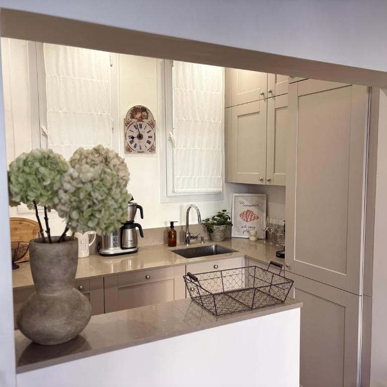 Steps to Luxembourg Gardens Bright Family Flat - Appartement - 14