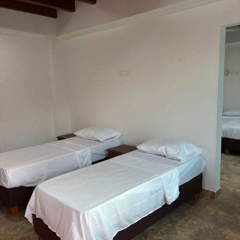 Los Pinos Beach Club Manzanillo - Family Room - 3