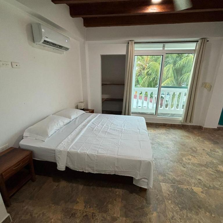 Los Pinos Beach Club Manzanillo - Family Room - 4
