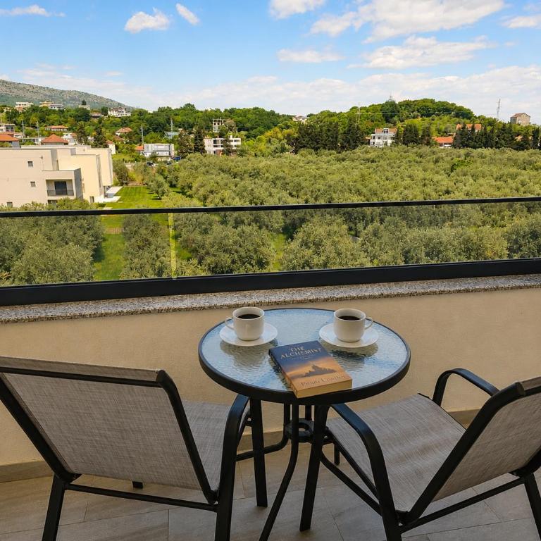 Aura Apartments - One-Bedroom Apartment - 9