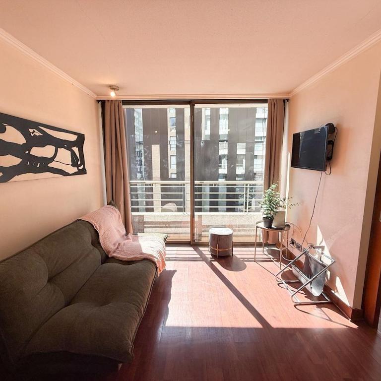 10th floor, building with pool and gym - One-Bedroom Apartment - 1