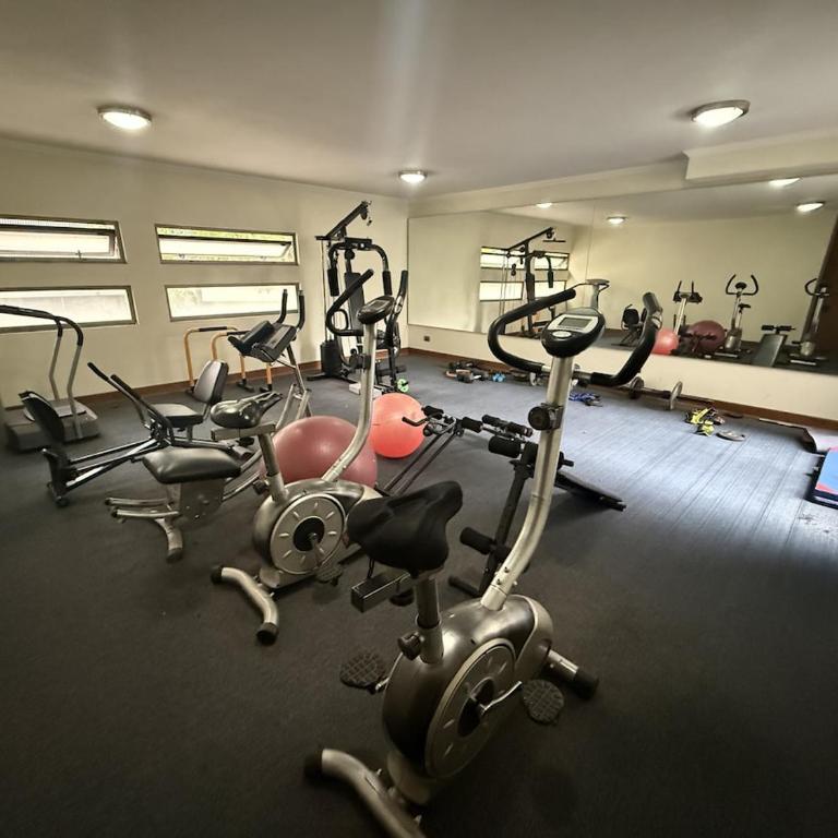 10th floor, building with pool and gym - One-Bedroom Apartment - 12