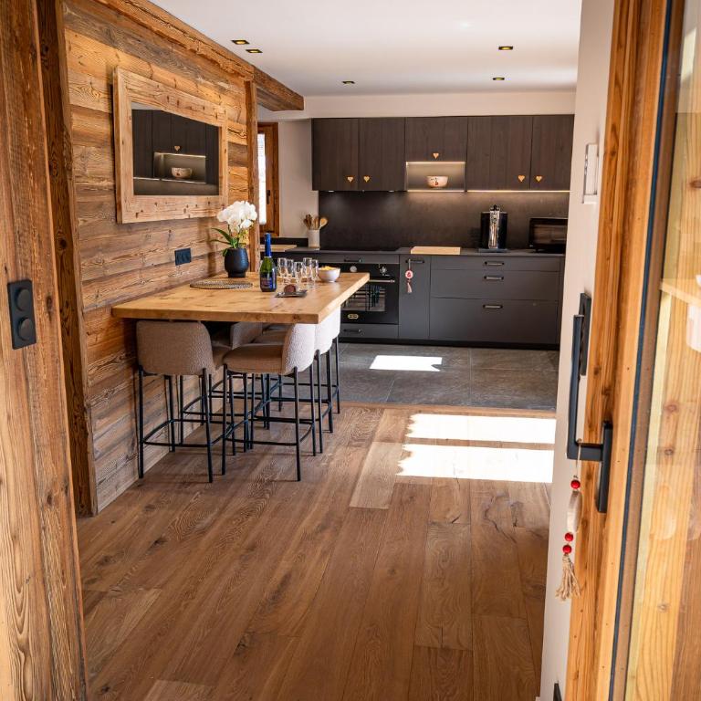 L'Échappée - Chalet d'exception avec sauna, 7 chambres 7 salles de bain, terrasses, jardin et vues sublimes, skiroom, proche télécabine - Chalet Supérieur - 88