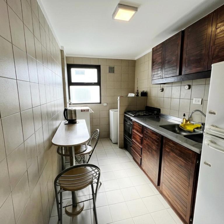 Departamento en Calle Principal - Balcón, Luminoso - Pax 4 - Apartamento de 1 dormitorio - 6