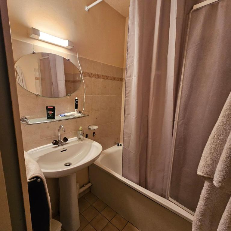 T2 avec piscine aux portes du vieux Fréjus et 5 mn de la plage - Appartamento con 1 Camera da Letto - 8