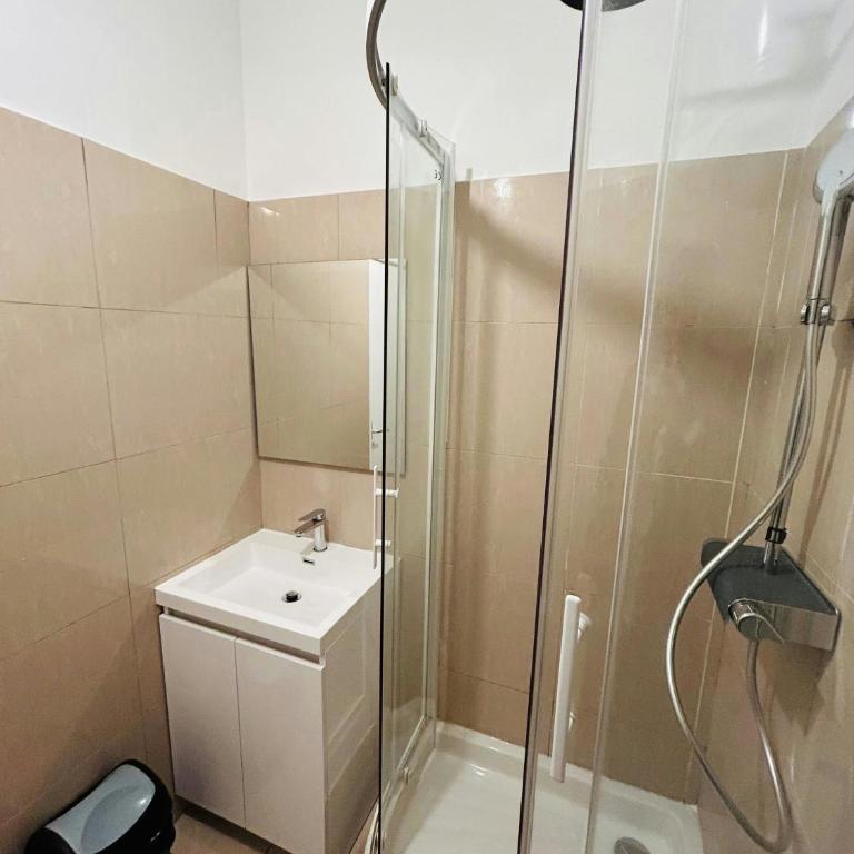 Le Spacieux Couturier Calme Gare centre - Appartement - 16