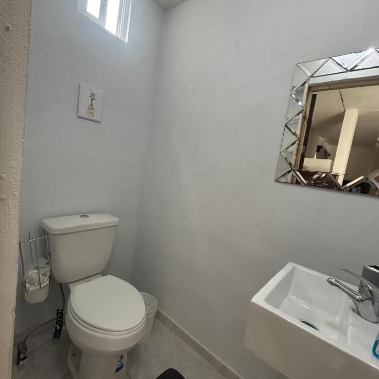 Casa cerca del Estadio BBVA - Two-Bedroom Apartment - 2