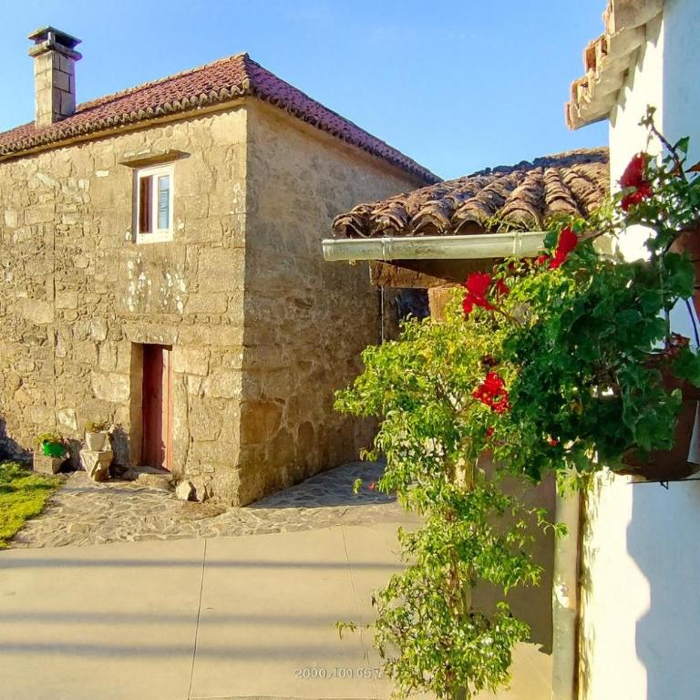 CASA DO SANTO - Three-Bedroom House - 1