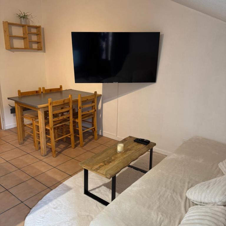 Au ptit Wimpy, T2 cosy plein centre, au pied du télécabine - Appartamento con 1 Camera da Letto con Vista - 5