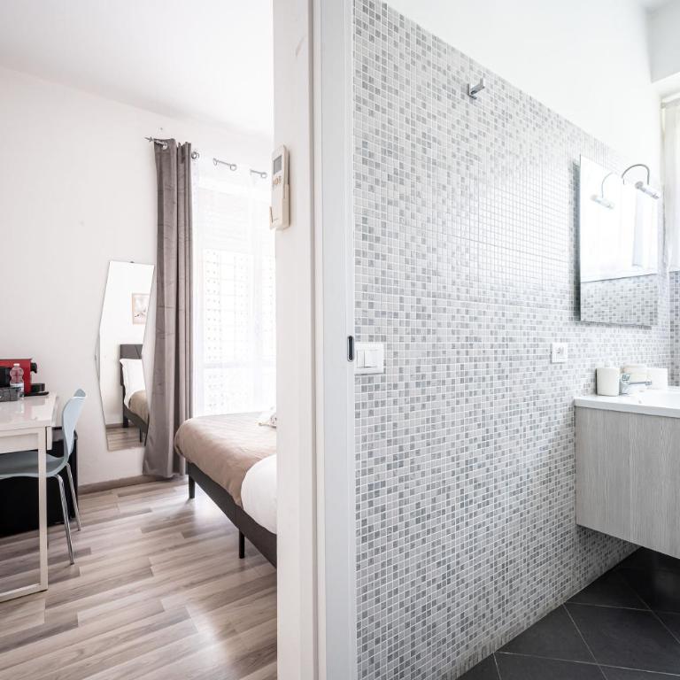 "Da Vinci Suite" Roma 7 min walk Metro AC WiFi 20 min Colosseum - Camera Matrimoniale con Bagno Privato - 8