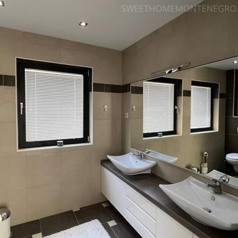 Modern 5BR Villa with Infinity Pool and Sea Views - Villa - 31