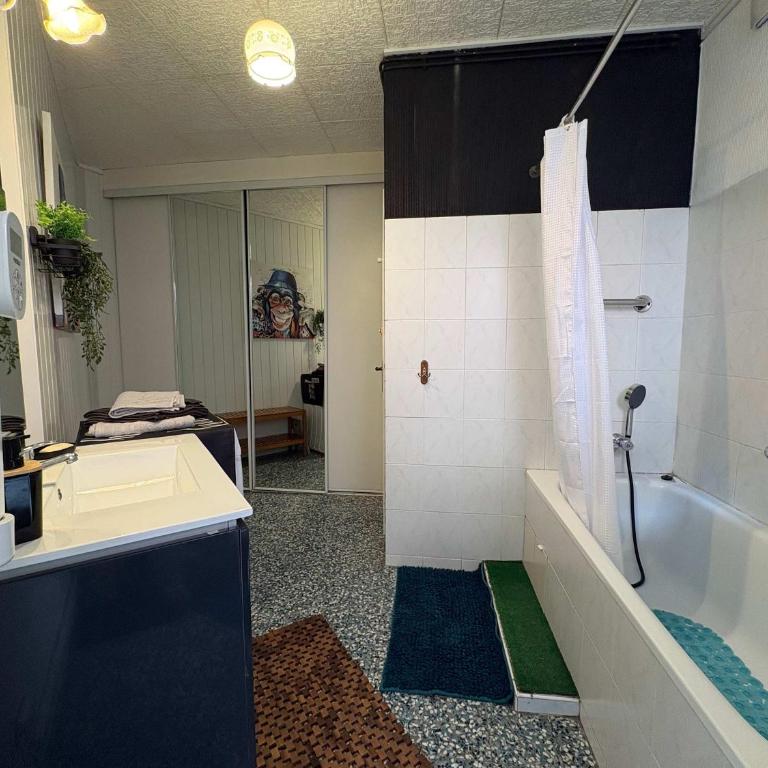 Cozy Cocoon Thermal Baths & Mountains - Apartment - 8