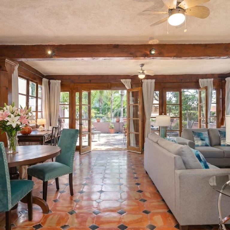 Casa de Inspiración, Grand Estate with Lush Gardens - Villa - 16