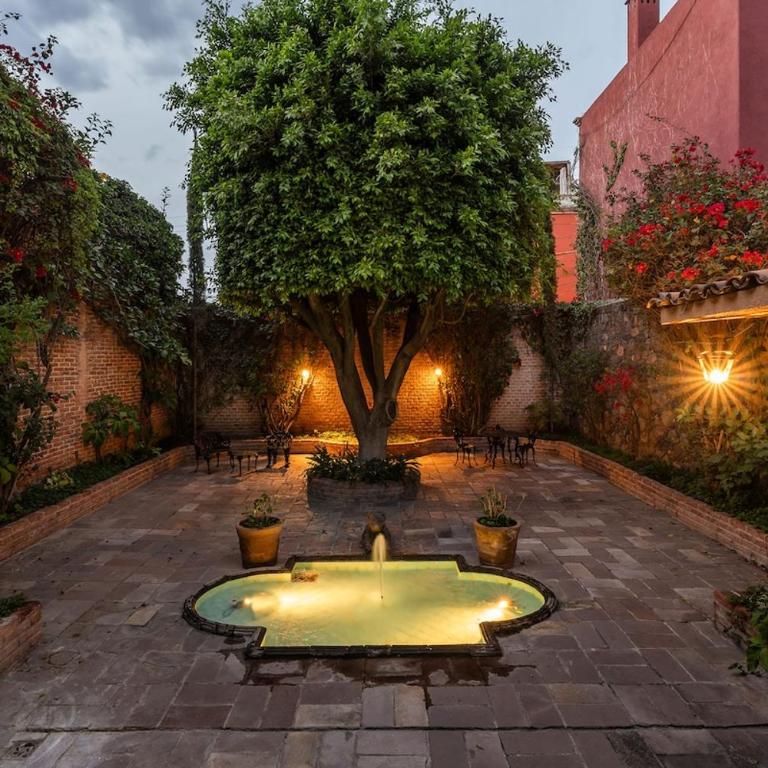 Casa de Inspiración, Grand Estate with Lush Gardens - Villa - 35