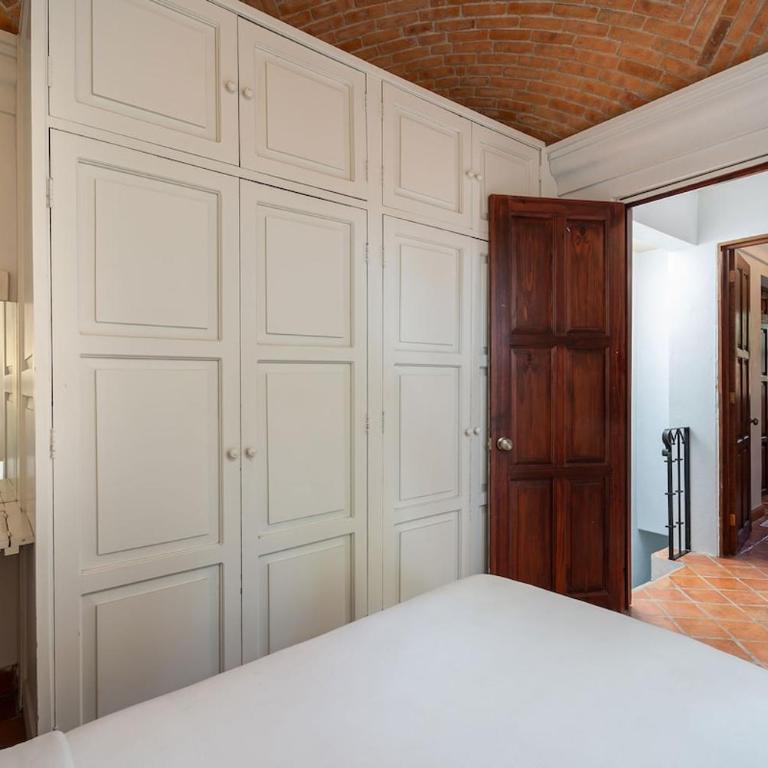 Casa de Inspiración, Grand Estate with Lush Gardens - Villa - 23
