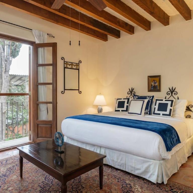 Casa de Inspiración, Grand Estate with Lush Gardens - Villa - 11