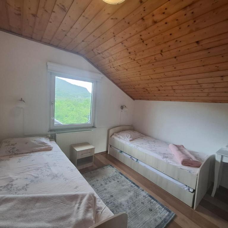 Amina River Apartment - Two-Bedroom Apartment with Lake View - 6