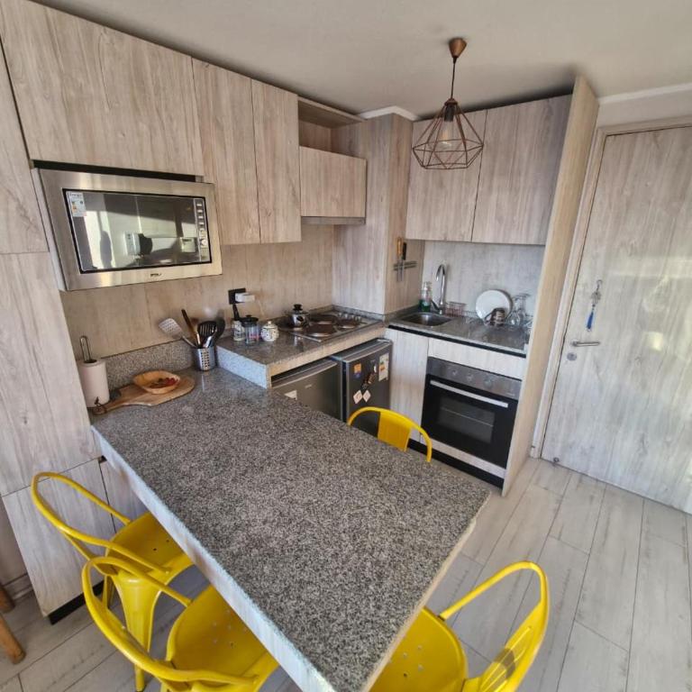 Luminoso departamento cercano a Barrio Italia - Two-Bedroom Apartment with Balcony - 2