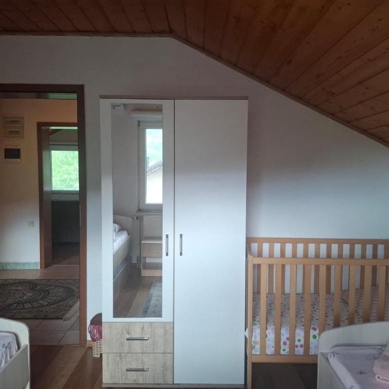 Amina River Apartment - Two-Bedroom Apartment with Lake View - 10