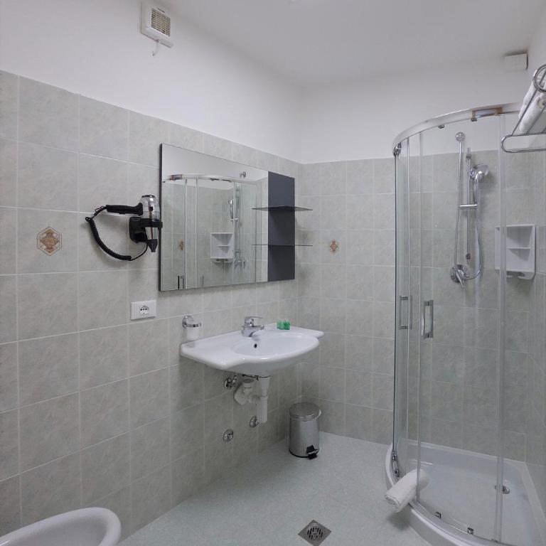 Hotel Universal - Camera Matrimoniale con Balcone - 1