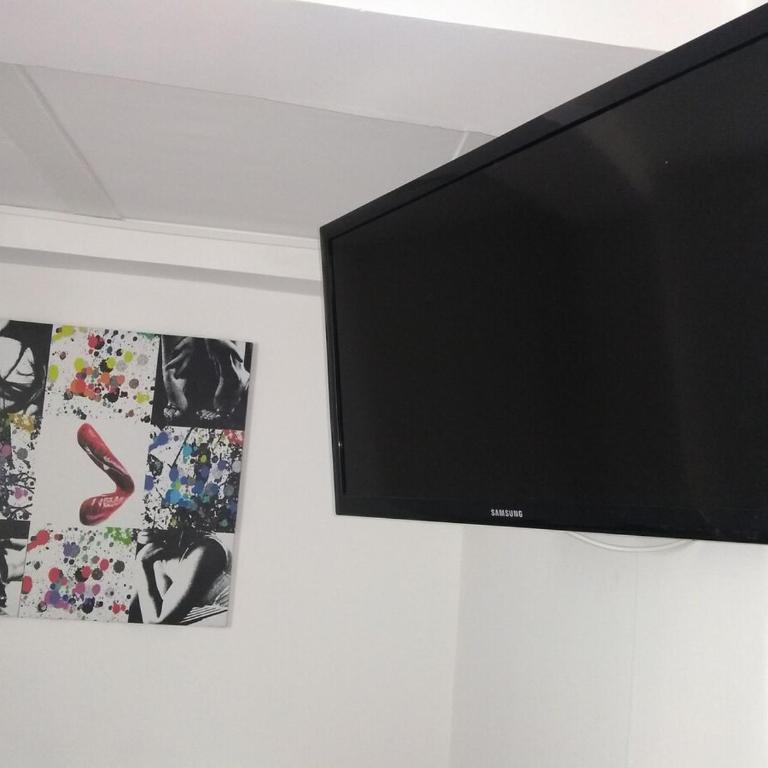 Quiet, comfortable and totally private space - One-Bedroom Apartment - 5