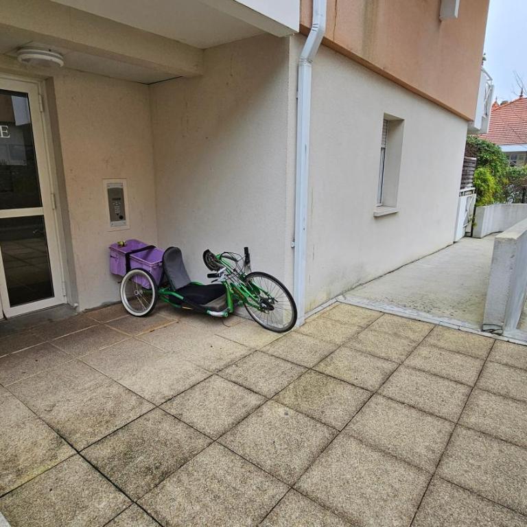 Résidence fermée Grande terrasse ombragée Piscine Plage Port Parc Gare - Appartement 1 Chambre - 25