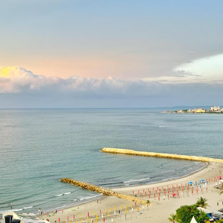 Amplio Apartamento Para Grupos Cerca Al Mar Por Parceros Group - Three-Bedroom Apartment - 22