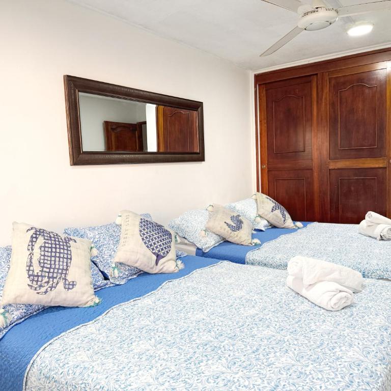 Amplio Apartamento Para Grupos Cerca Al Mar Por Parceros Group - Three-Bedroom Apartment - 28