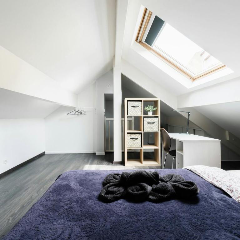 Cosy Hub : Confort pro garage proche transports - Maison de Vacances - 30