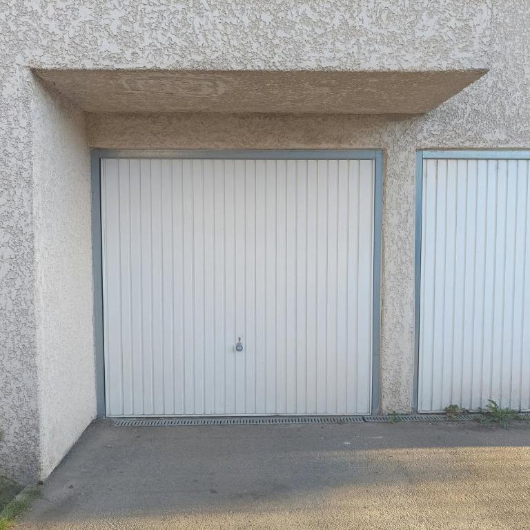 Cosy Hub : Confort pro garage proche transports - Maison de Vacances - 33