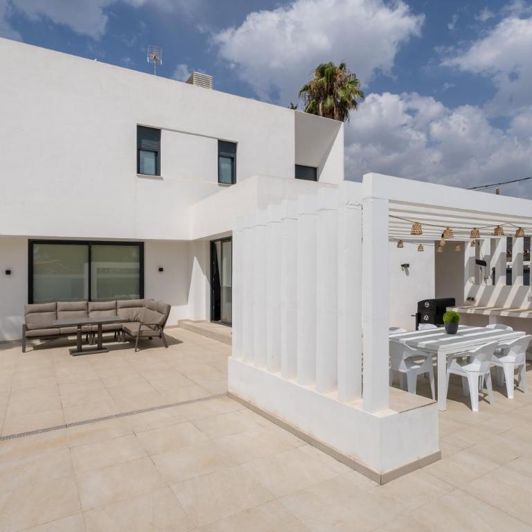 Casa con piscina y gran terraza en El Pinillo - Apartamento - 3