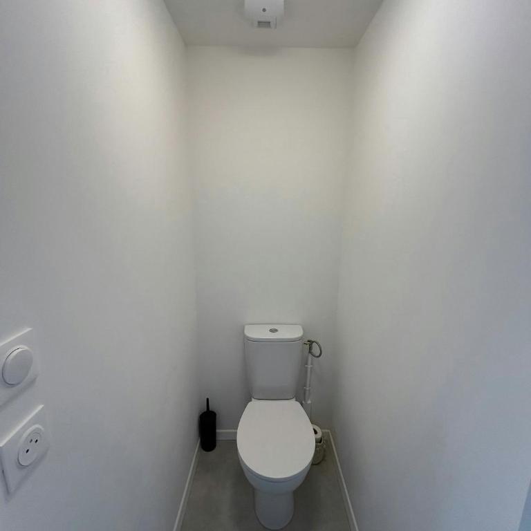 We Live In R - Suite 404 - Apartment - 9