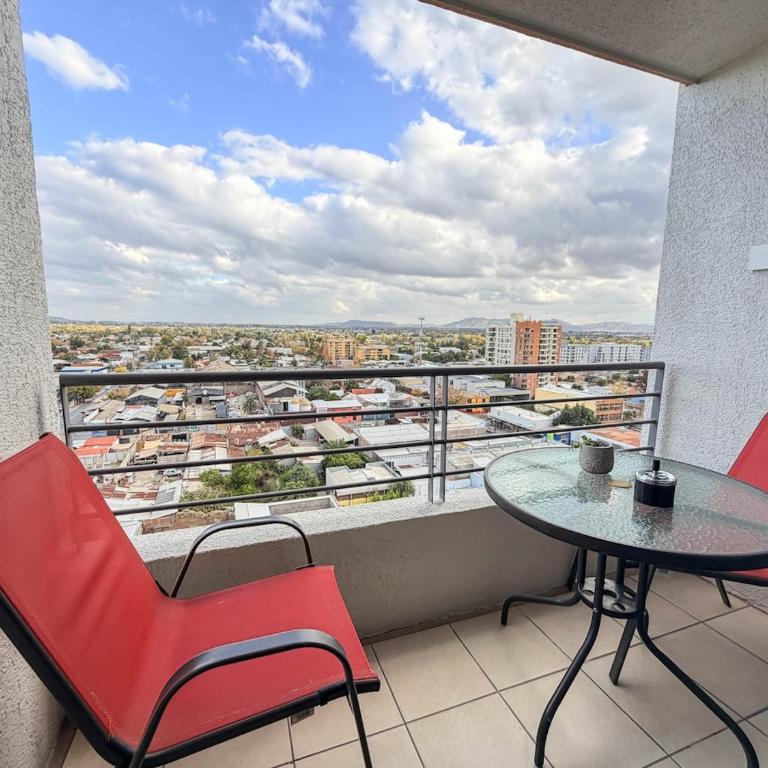 Moderno departamento en centro Talca - Estacionamiento y WiFi - Two-Bedroom Apartment with City View - 2