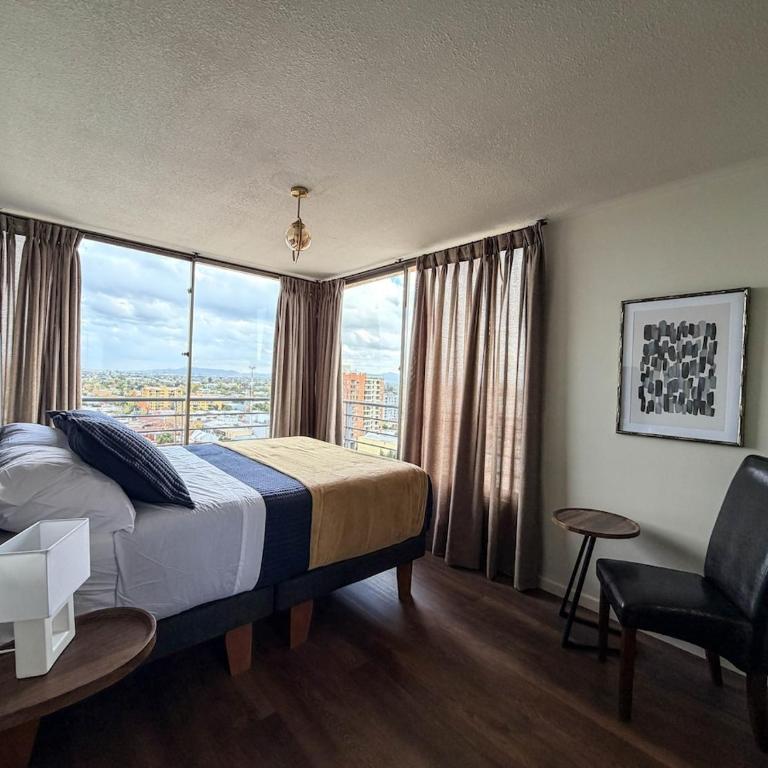 Moderno departamento en centro Talca - Estacionamiento y WiFi - Two-Bedroom Apartment with City View - 5