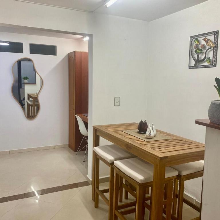 Spacious and bright Wi-Fi 400 Good location Laureles - Apartamento de 2 dormitorios - 19