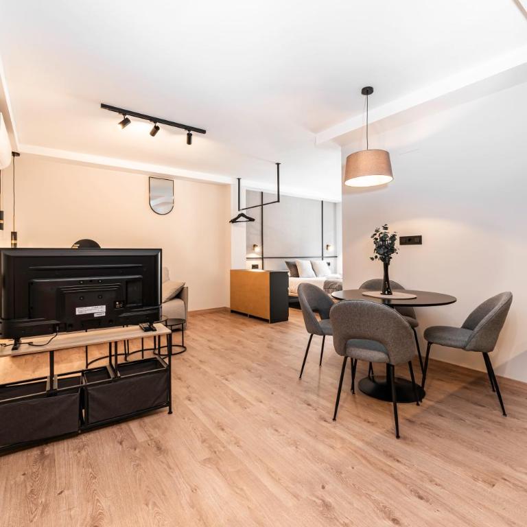 Ando Apartments Boutique - Deluxe Apartment - 12