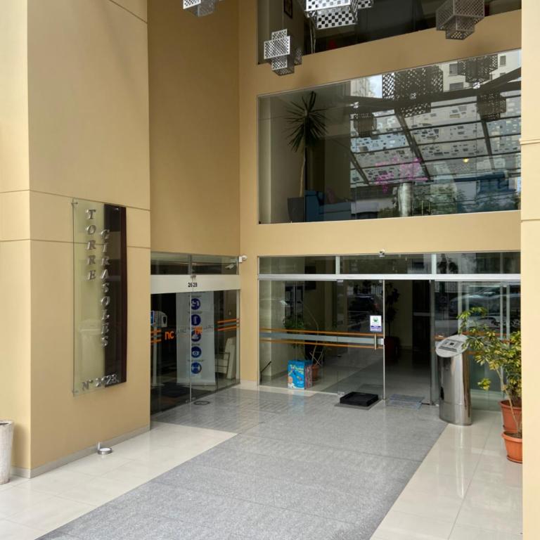 Cerca, a pasos de la Embajada de EEUU - One-Bedroom Apartment - 18