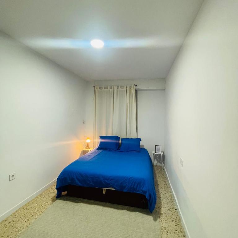 Alicante Family Home Stay PARKING - Three-Bedroom Apartment - 13