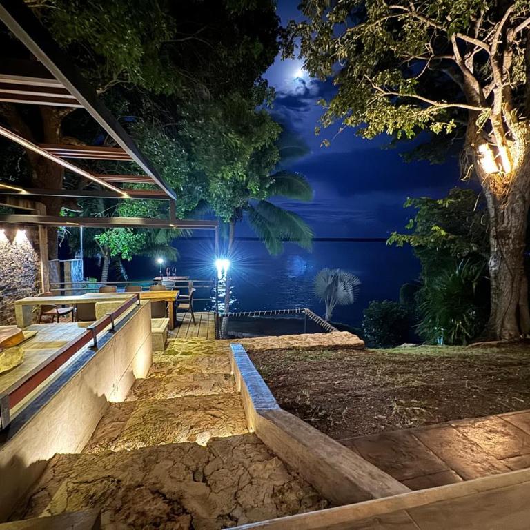 Lagoon Escape with Kayaks and Views - Villa - 4