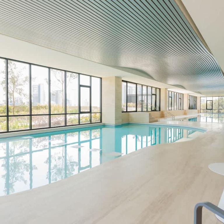 Designer Loft with insane Amenities Gym Cine Spa - Apartment - 4