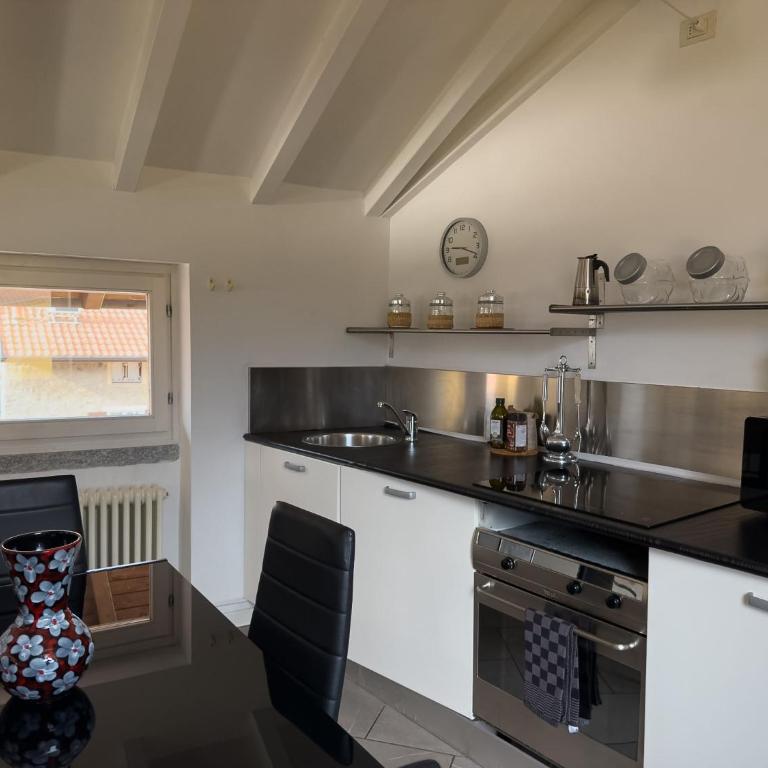 Skyway apartment with private lake view terrace - Appartamento con 2 Camere da Letto - 15