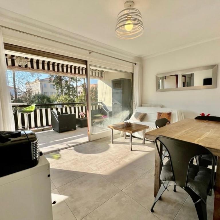 Perfect location for this bright apartment - Appartement 1 Chambre - 1