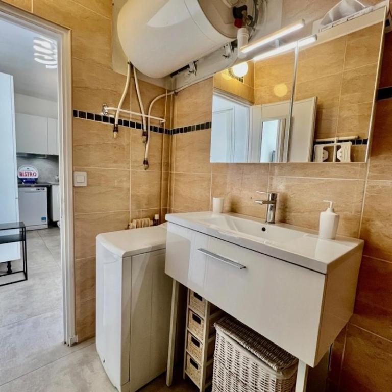 Perfect location for this bright apartment - Appartement 1 Chambre - 2