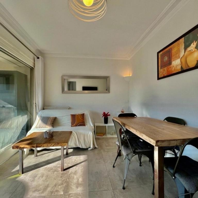 Perfect location for this bright apartment - Appartement 1 Chambre - 12