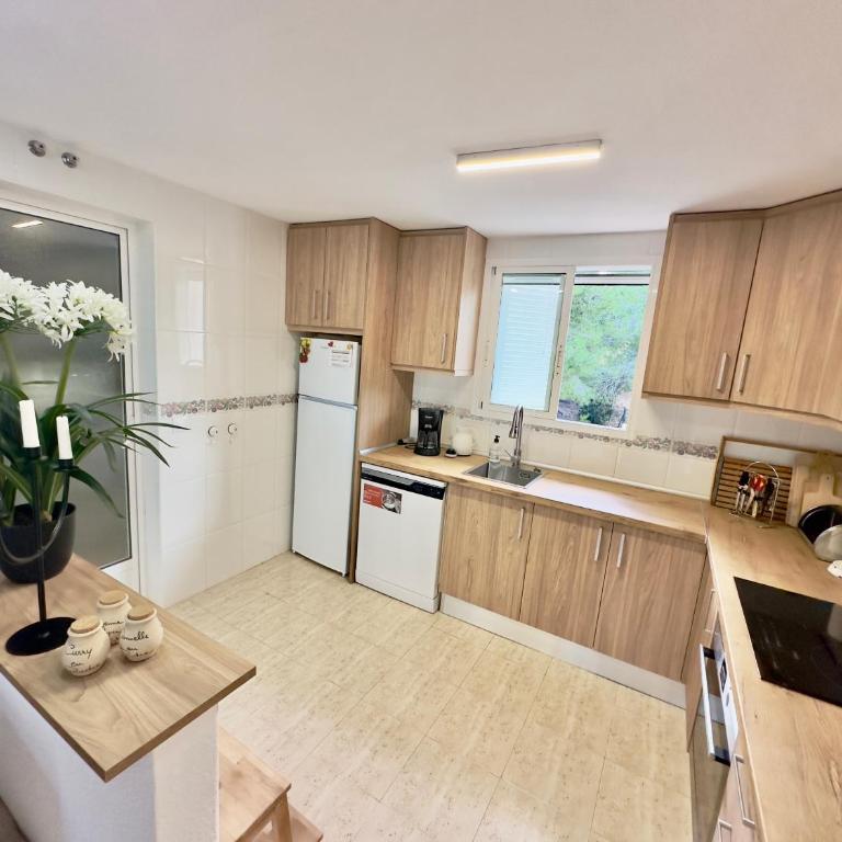 Sunny 3 bedroom townhouse with a terrace with a sea view - Two-Bedroom Apartment - 7