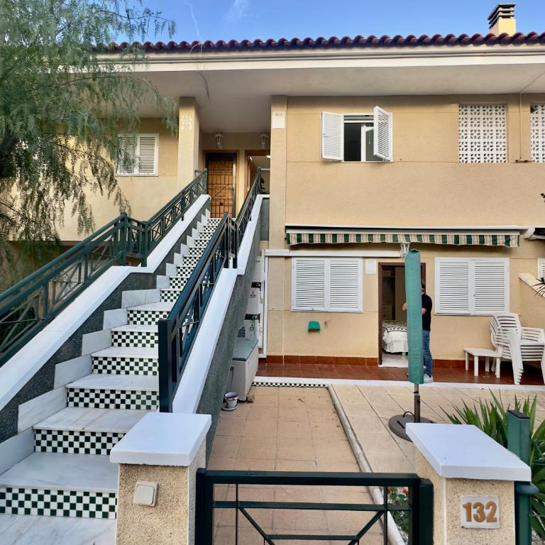 Sunny 3 bedroom townhouse with a terrace with a sea view - Two-Bedroom Apartment - 4