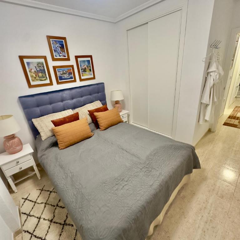 Sunny 3 bedroom townhouse with a terrace with a sea view - Two-Bedroom Apartment - 9