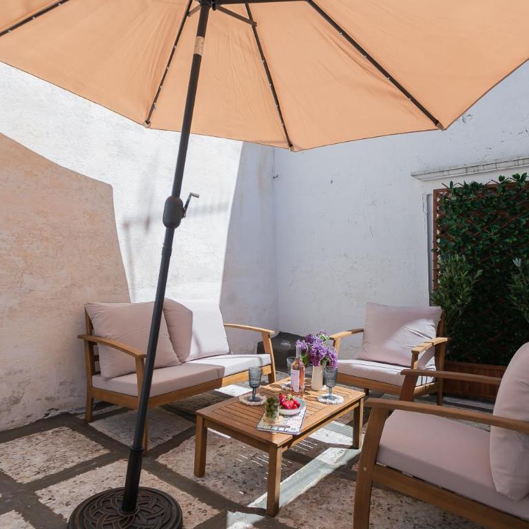 Charming Townhouse in Old Town with Roof Terrace - Two-Bedroom Townhouse - 48
